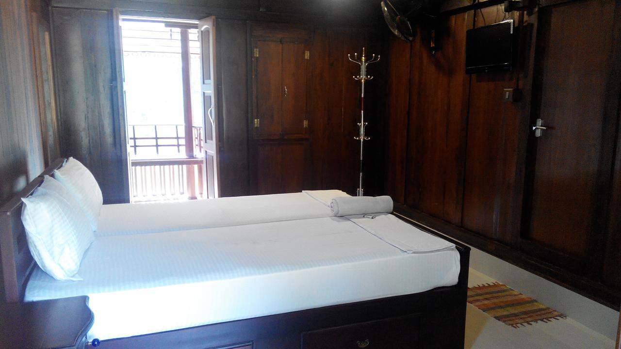 7Th Heaven Resorts Kochi Szoba fotó
