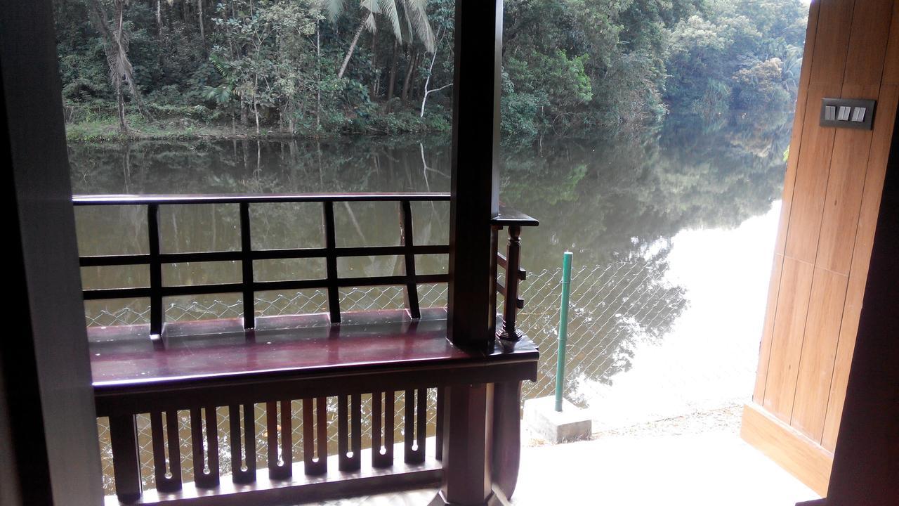 7Th Heaven Resorts Kochi Szoba fotó